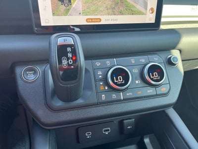 2024 Land Rover Defender X-Dynamic SE