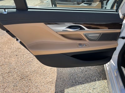 2022 BMW 7 Series 740i xDrive