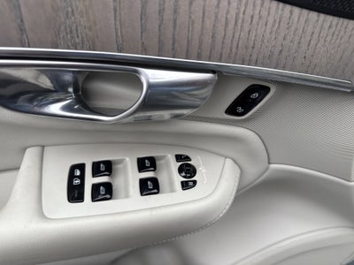 2024 Volvo XC90 Plus Bright Theme