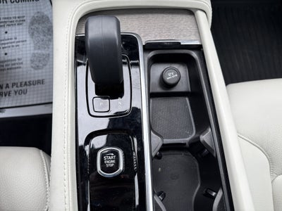 2024 Volvo XC90 Plus Bright Theme