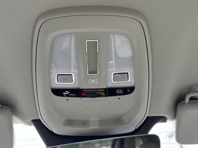 2024 Volvo XC90 Plus Bright Theme