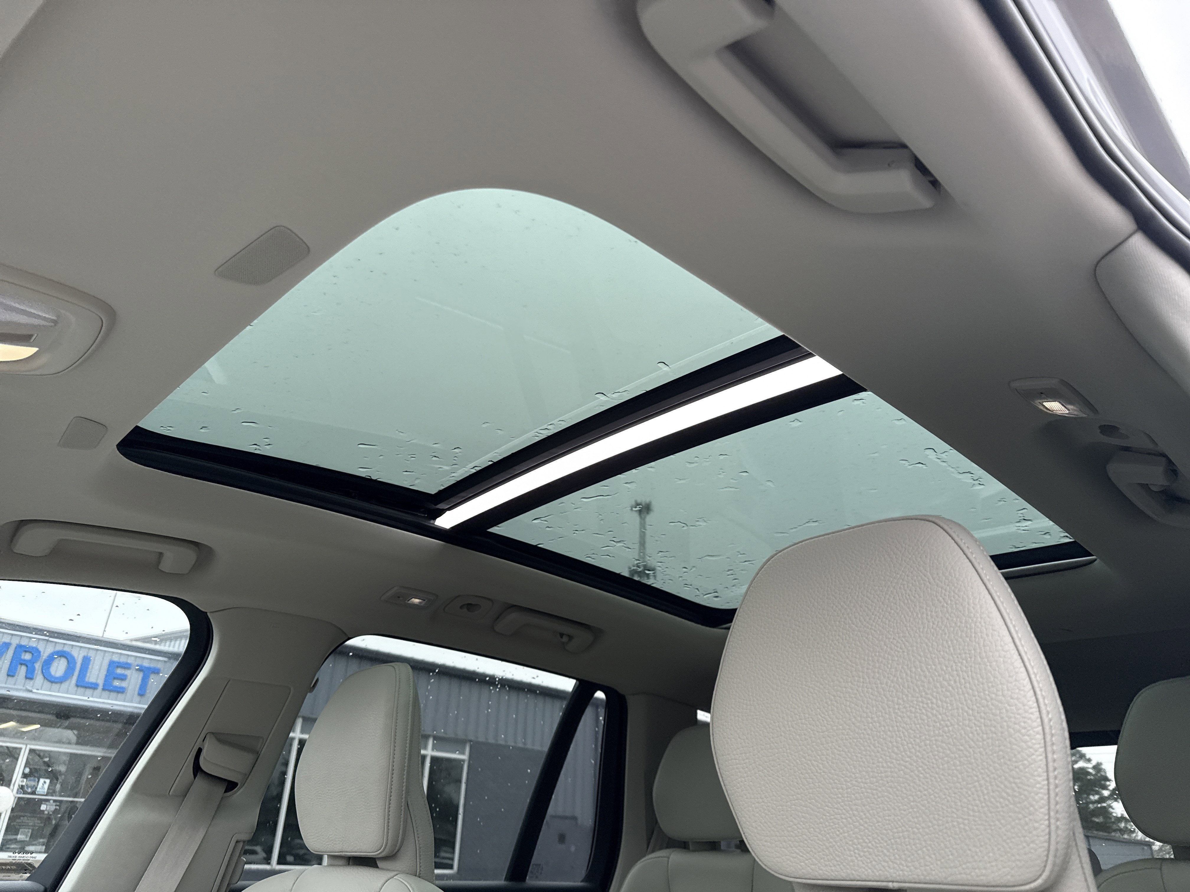 2024 Volvo XC90 Plus Bright Theme