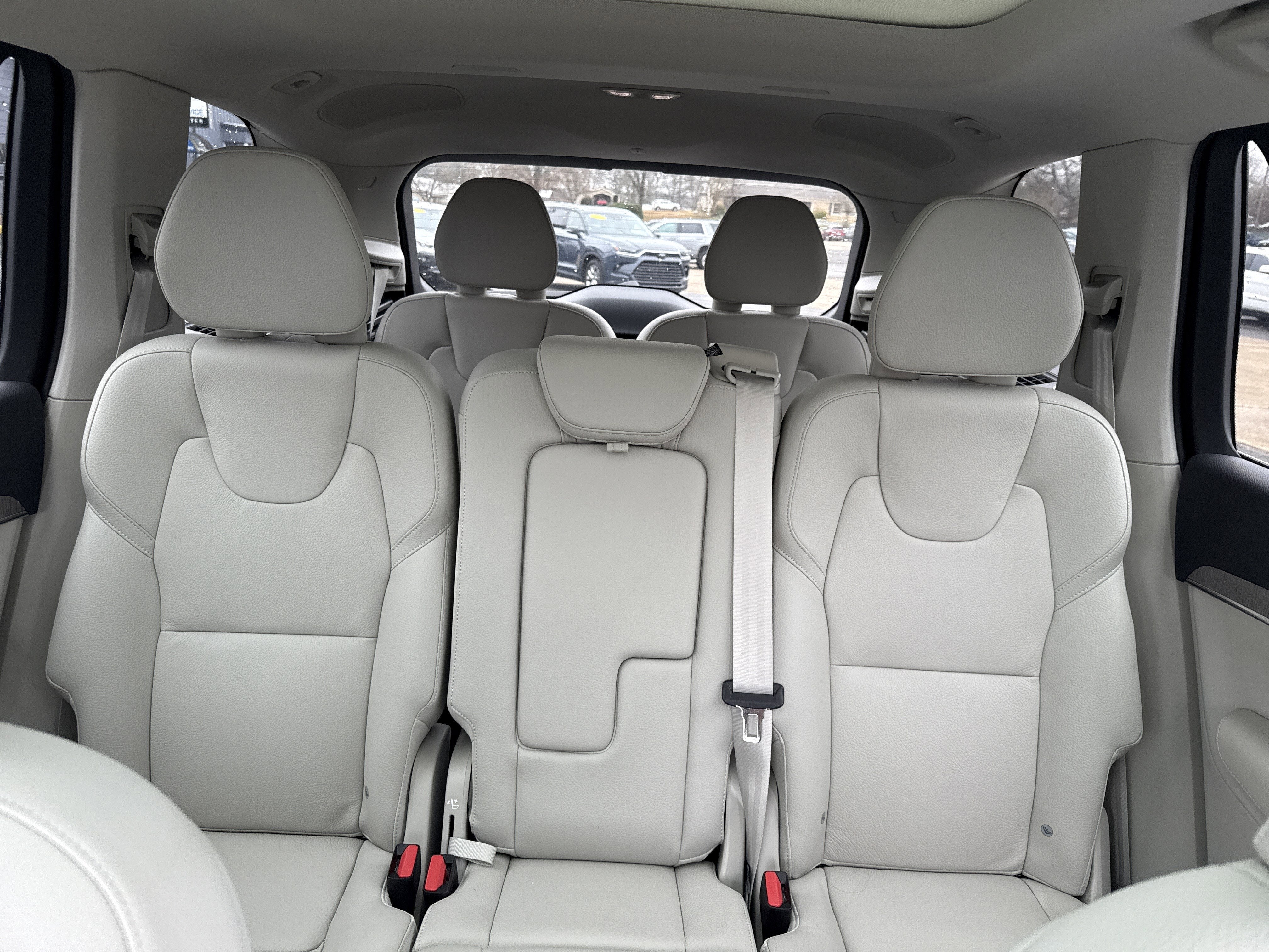 2024 Volvo XC90 Plus Bright Theme