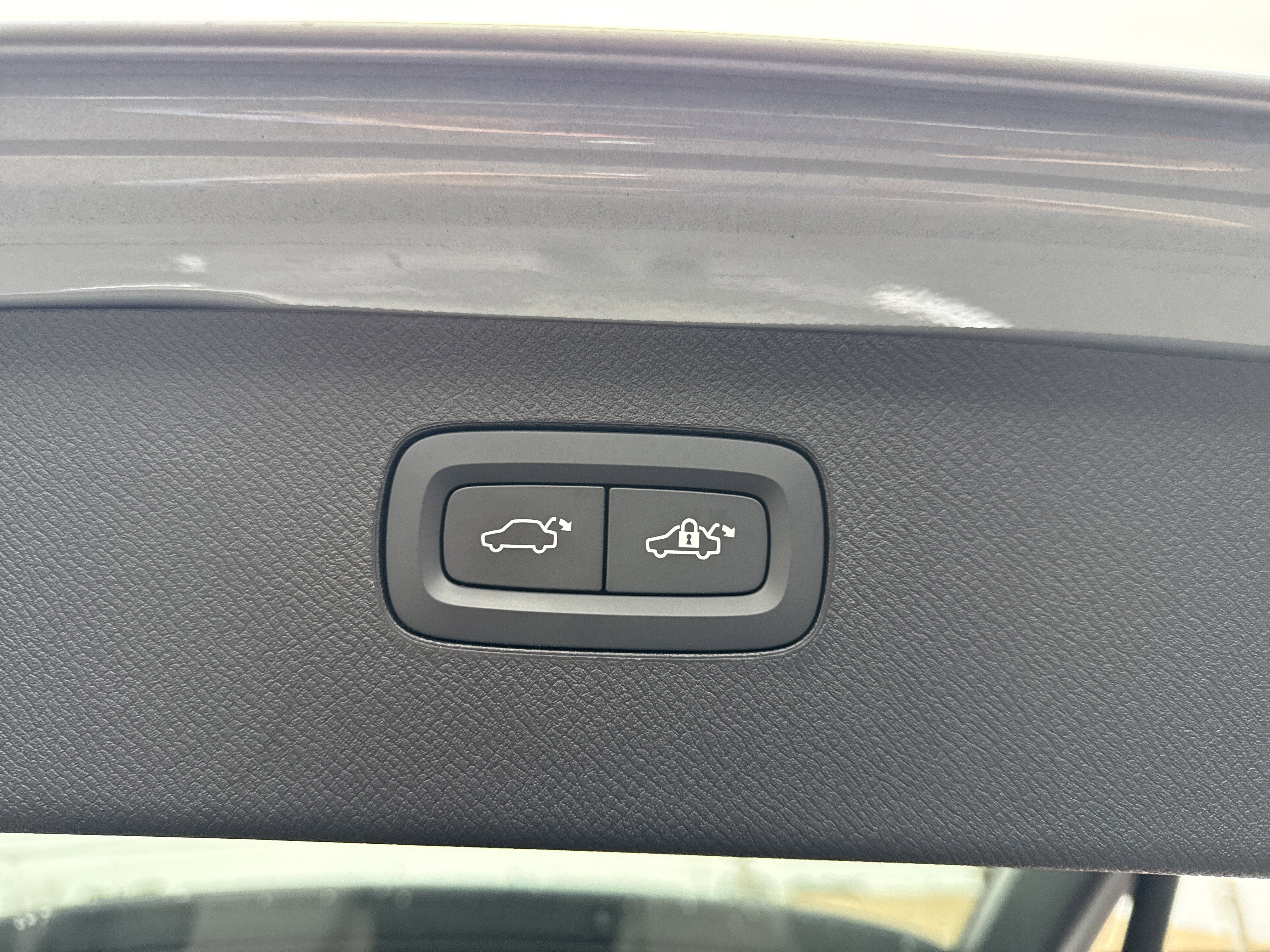 2024 Volvo XC90 Plus Bright Theme