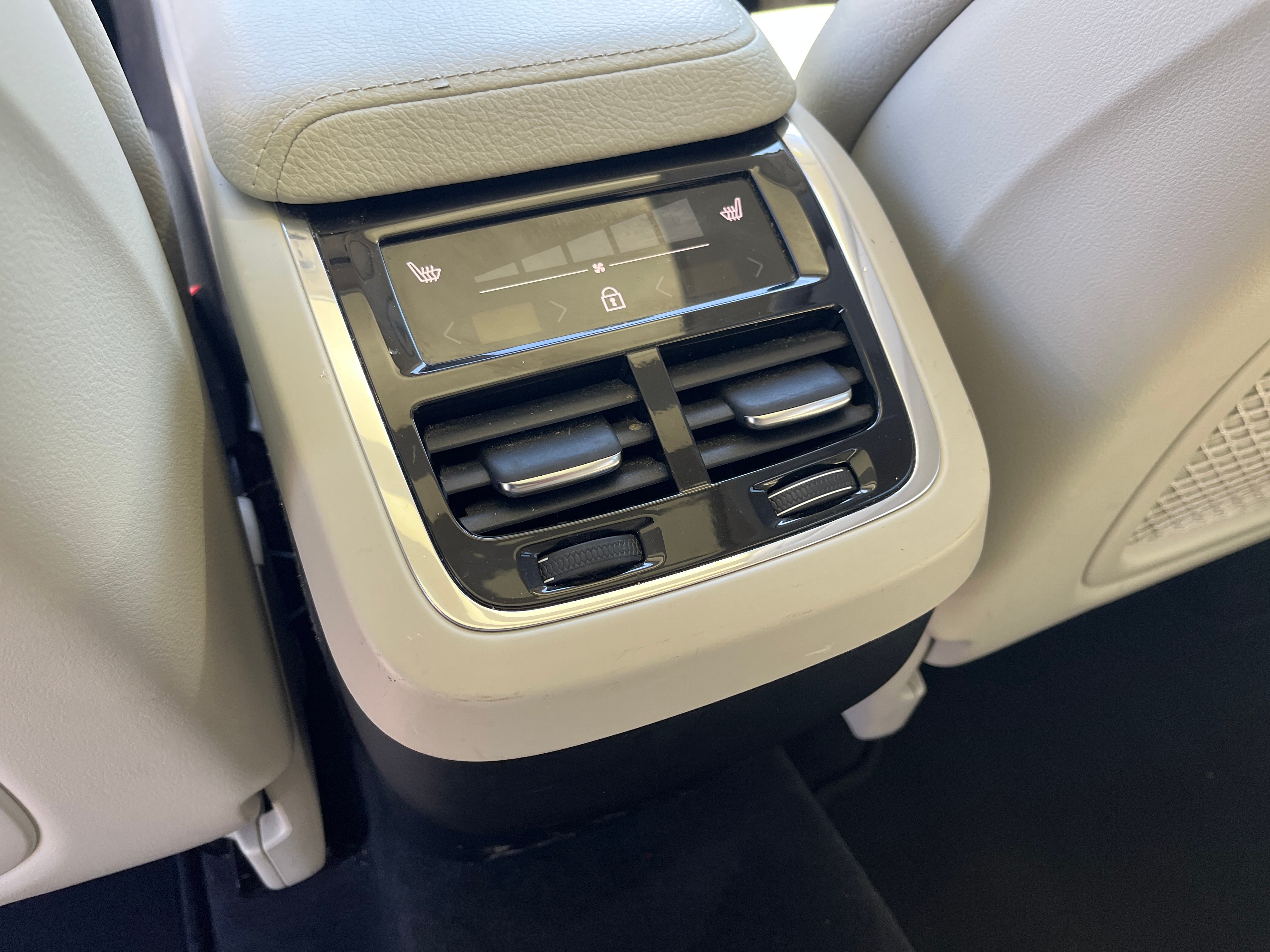 2019 Volvo XC60 Inscription