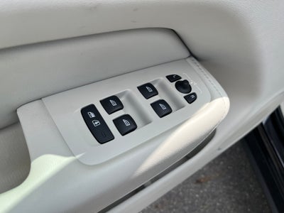 2023 Volvo XC60 Plus Bright Theme