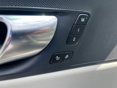 2023 Volvo XC60 Plus Bright Theme