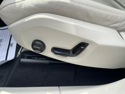 2023 Volvo XC60 Plus Bright Theme