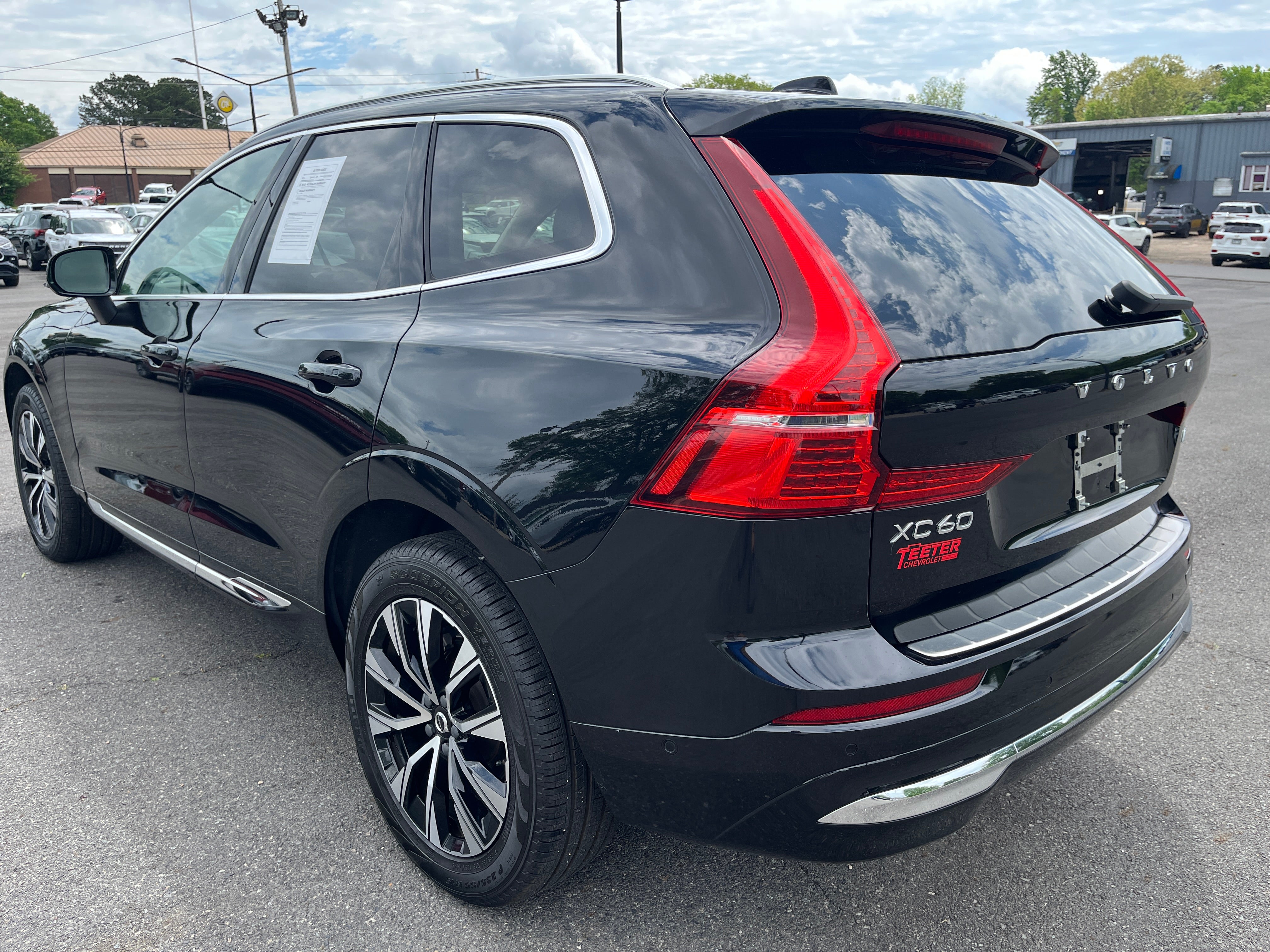 2023 Volvo XC60 Plus Bright Theme