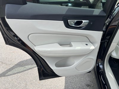2023 Volvo XC60 Plus Bright Theme