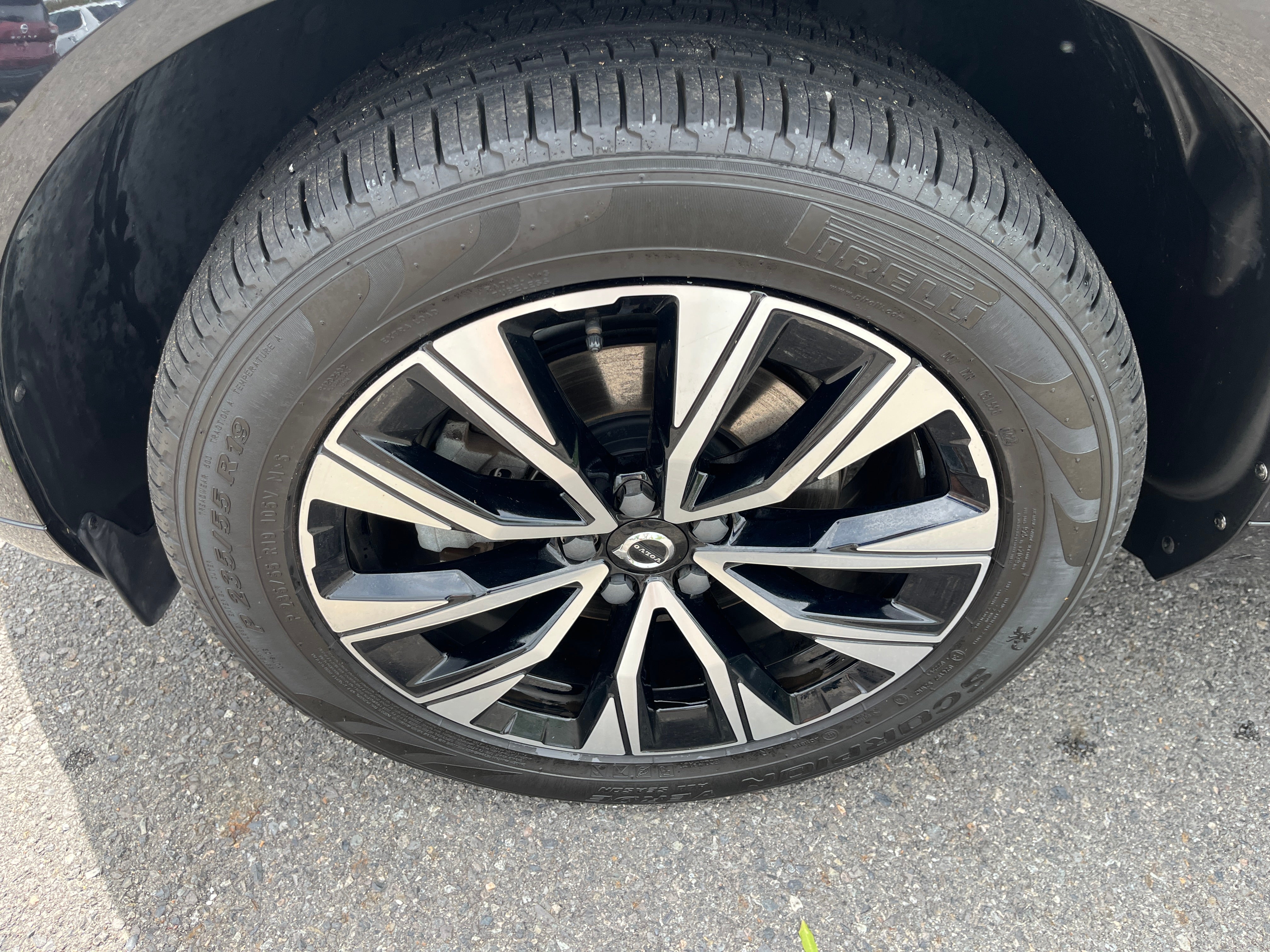 2023 Volvo XC60 Plus Bright Theme