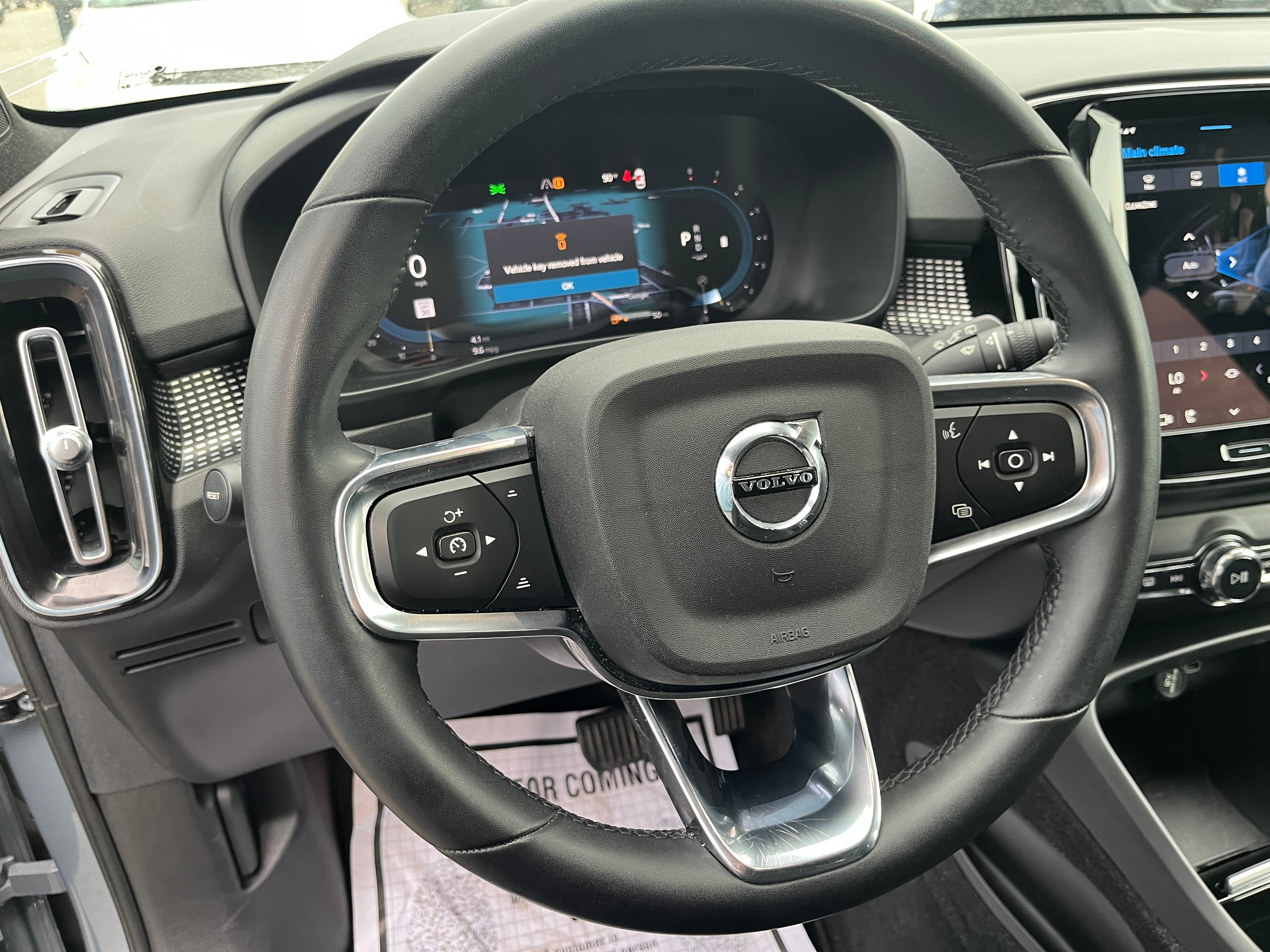 2023 Volvo XC40 Plus Dark Theme