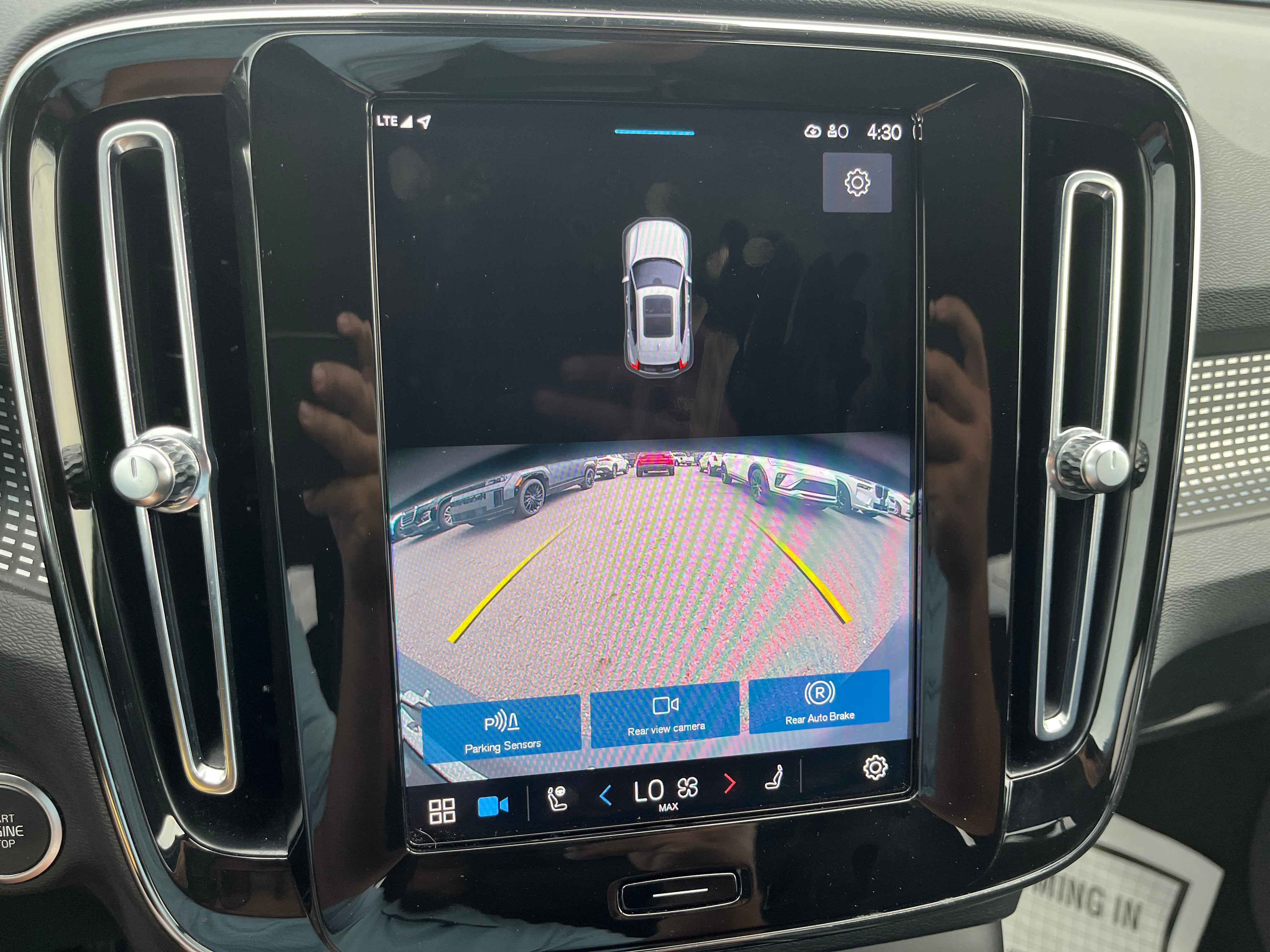 2023 Volvo XC40 Plus Dark Theme
