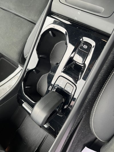 2023 Volvo XC40 Plus Dark Theme