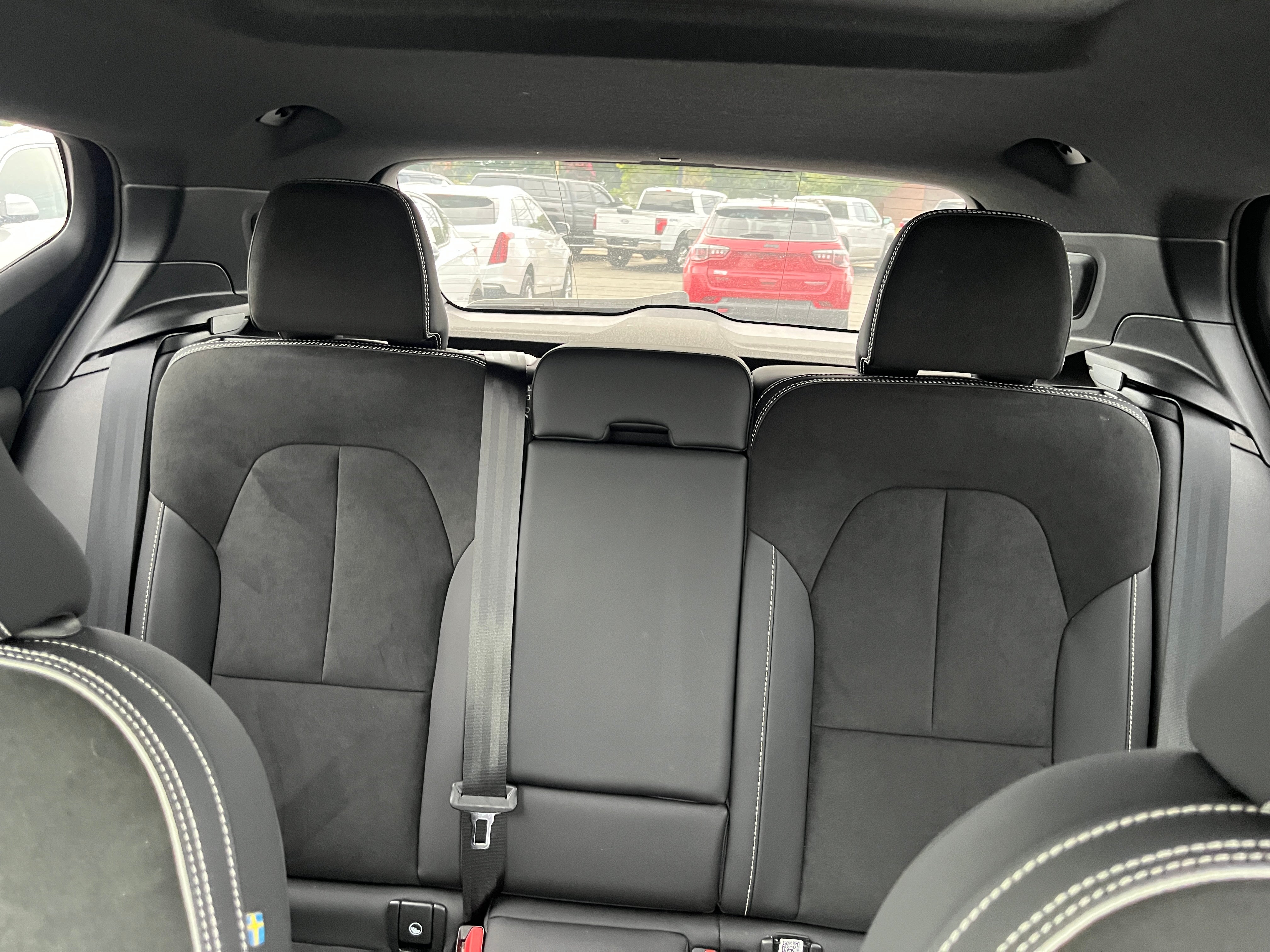 2023 Volvo XC40 Plus Dark Theme