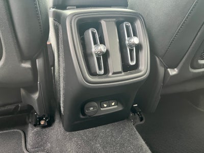 2023 Volvo XC40 Plus Dark Theme