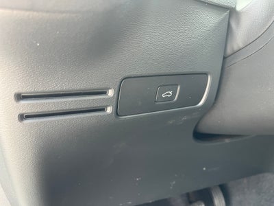 2023 Volvo XC40 Plus Dark Theme