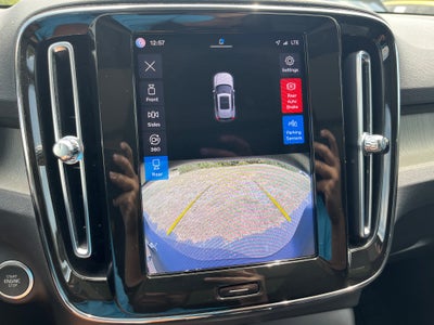 2023 Volvo XC40 Plus Dark Theme