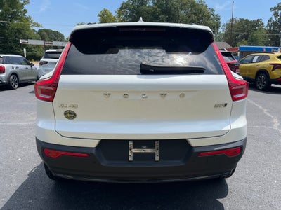 2023 Volvo XC40 Plus Dark Theme