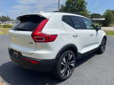 2023 Volvo XC40 Plus Dark Theme