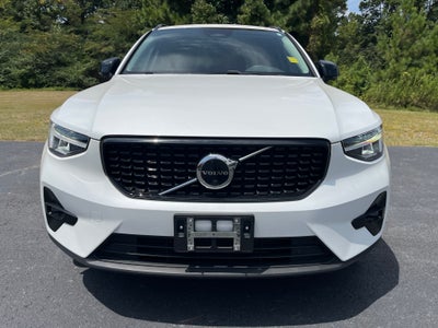 2023 Volvo XC40 Plus Dark Theme